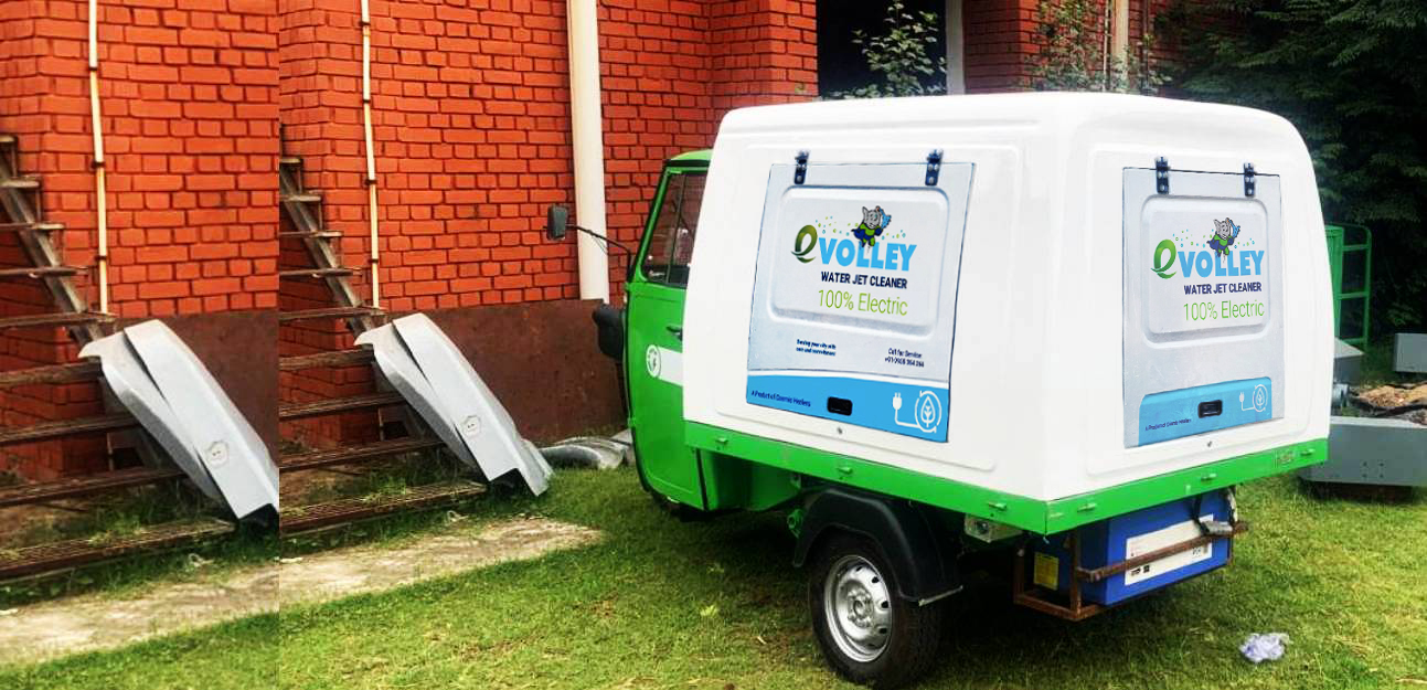 Battery-operated utility vehicle for cargo